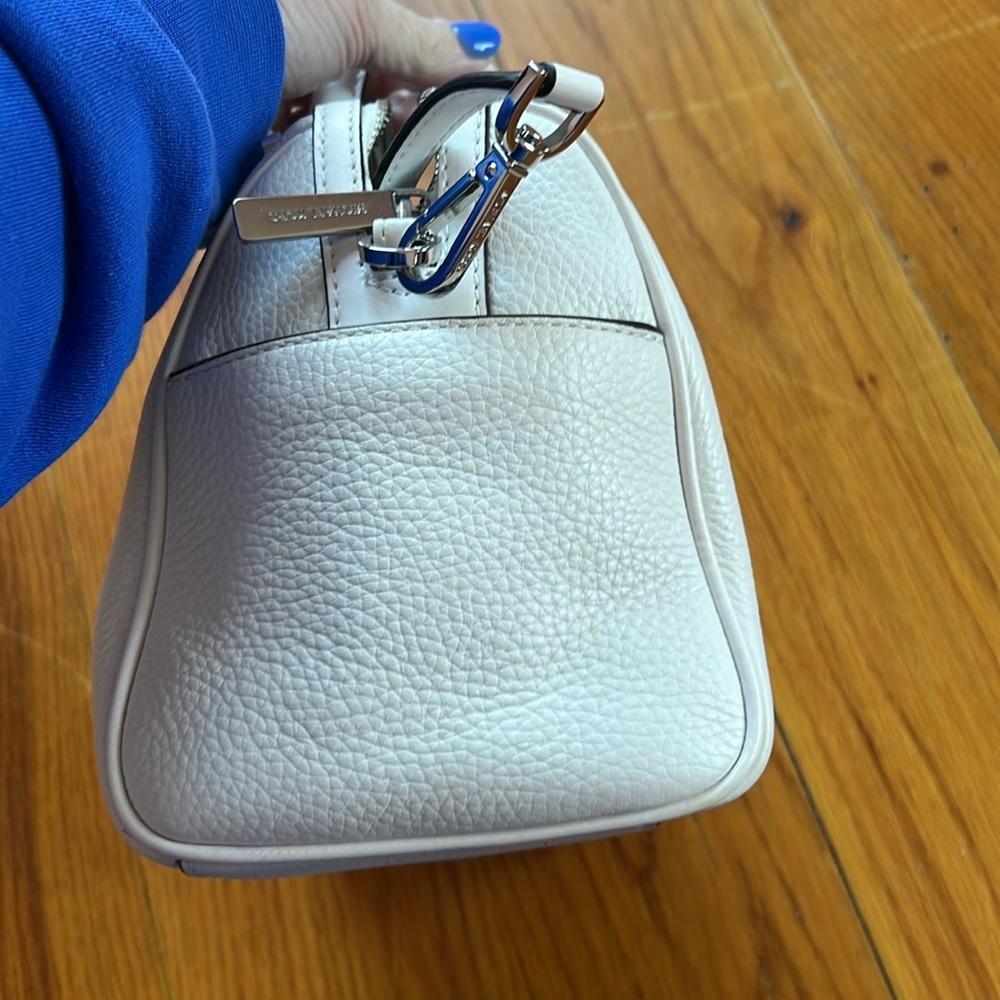 Micheal Kors - Picture 3 of 9